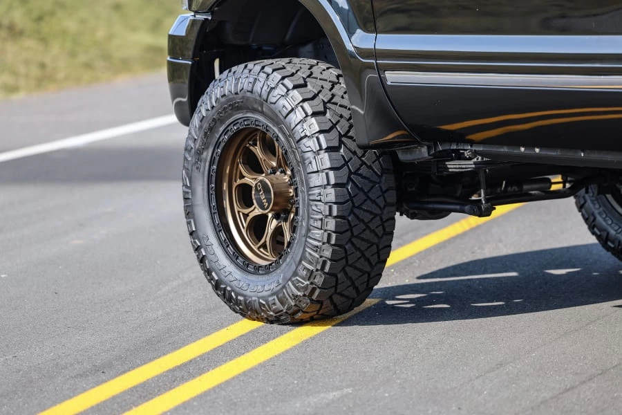 2005 Ford Excursion - Image 24 of 31