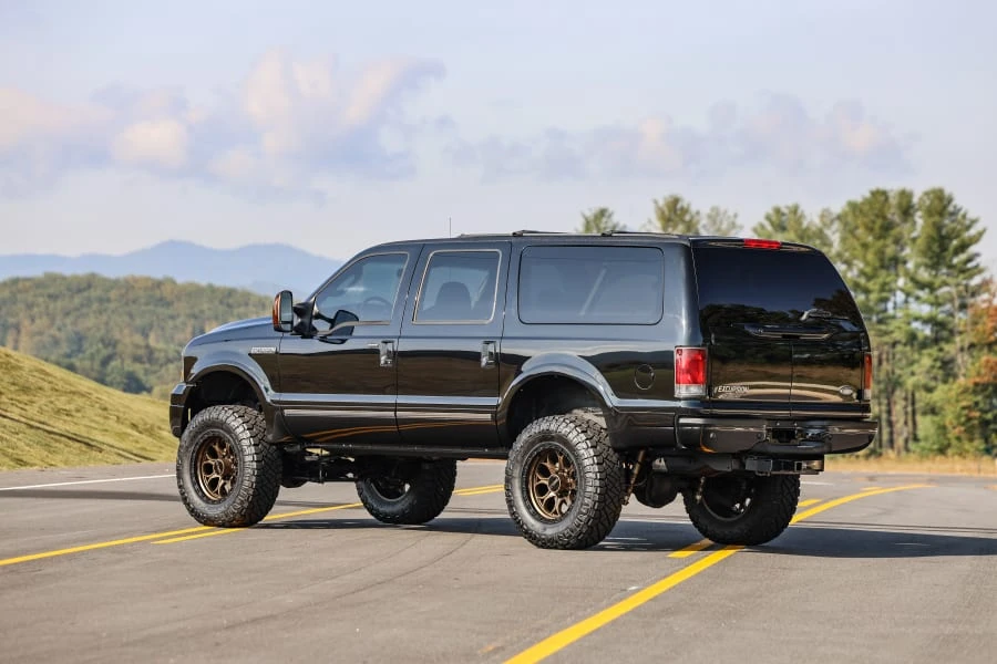 2005 Ford Excursion - Image 2 of 31