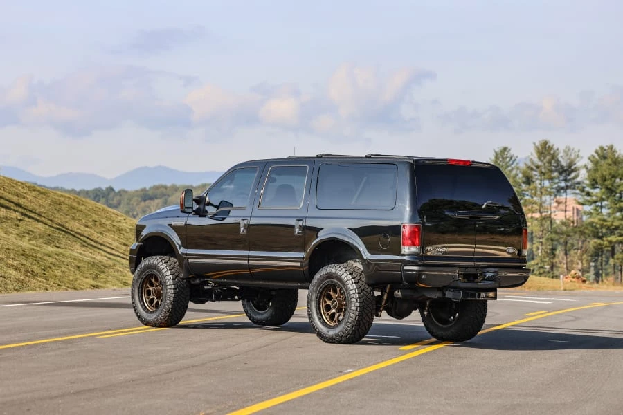 2005 Ford Excursion - Image 23 of 31
