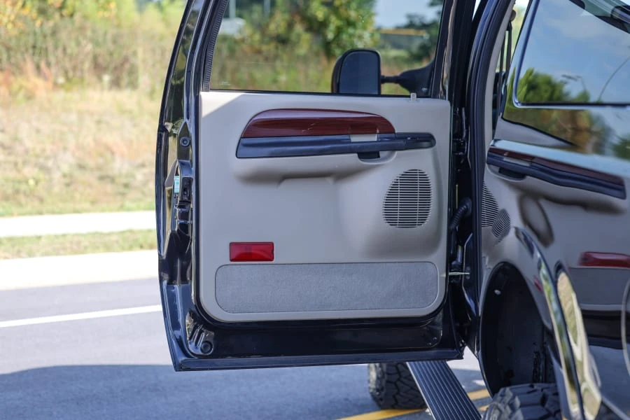 2005 Ford Excursion - Image 27 of 31