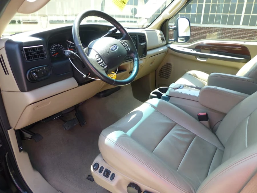 2005 Ford Excursion - Image 5 of 8