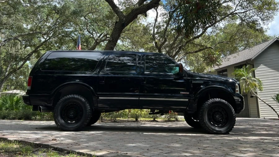 2005 Ford Excursion - Image 2 of 18