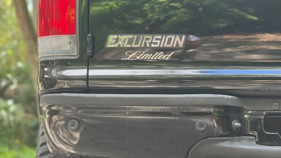 2005 Ford Excursion - Image 16 of 18