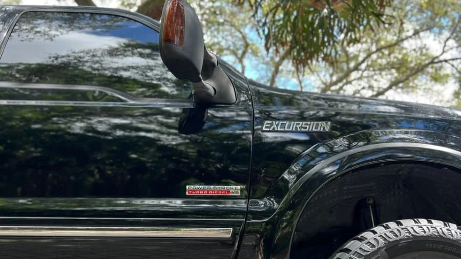 2005 Ford Excursion - Image 17 of 18