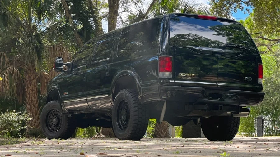 2005 Ford Excursion - Image 18 of 18