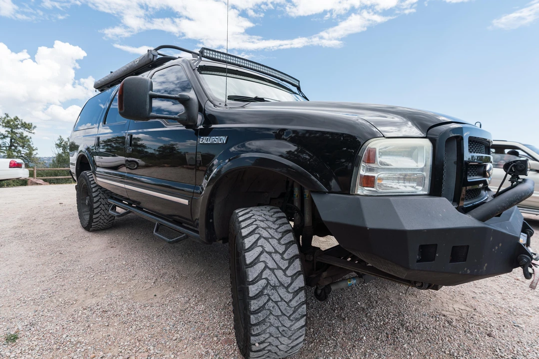 2005 Ford Excursion - Image 19 of 31