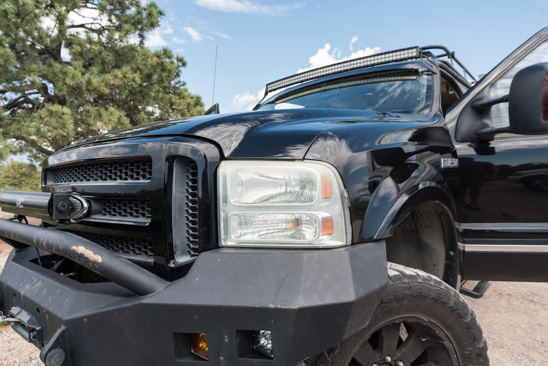 2005 Ford Excursion - Image 23 of 31