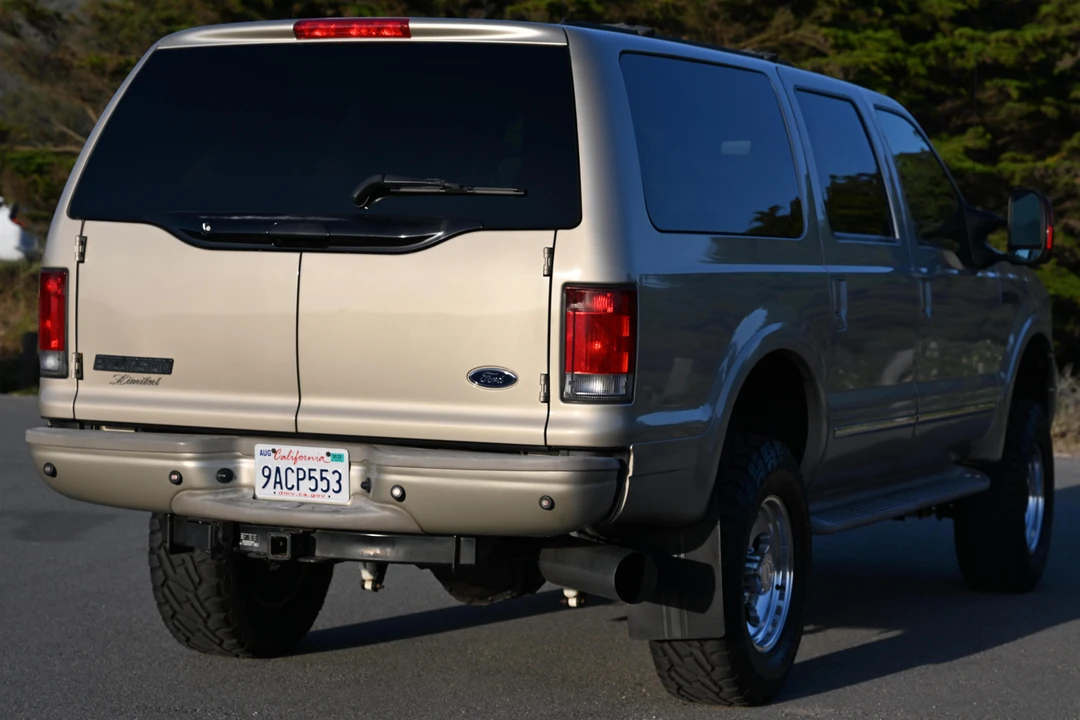 2005 Ford Excursion - Image 5 of 31