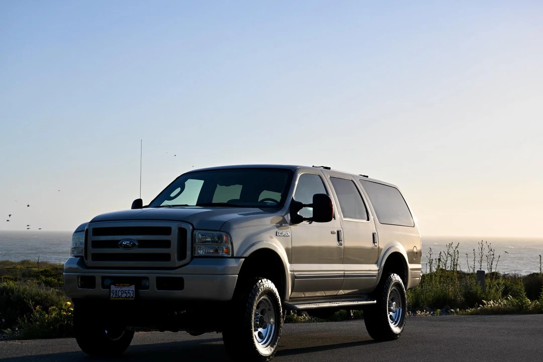 2005 Ford Excursion - Image 13 of 31