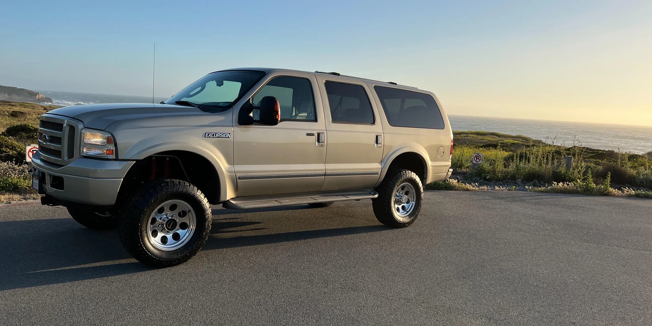 2005 Ford Excursion - Image 15 of 31