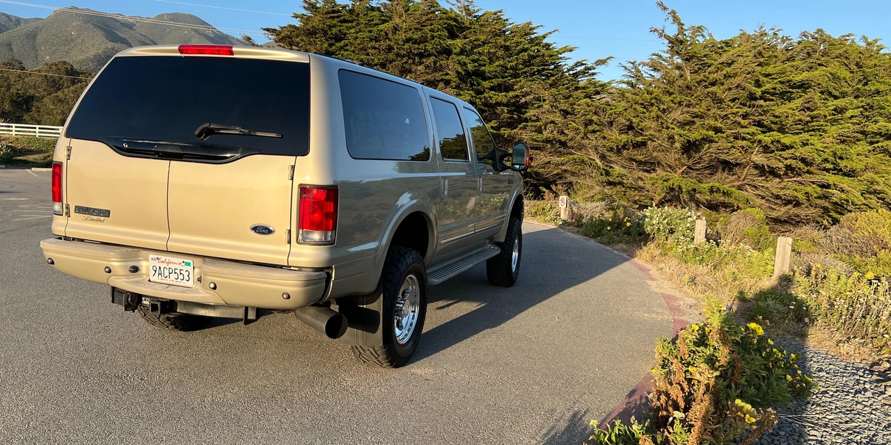 2005 Ford Excursion - Image 20 of 31