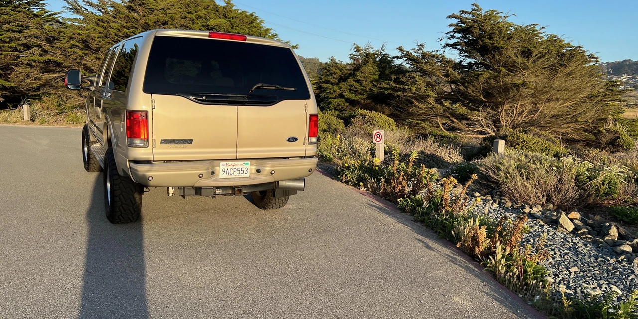 2005 Ford Excursion - Image 18 of 31