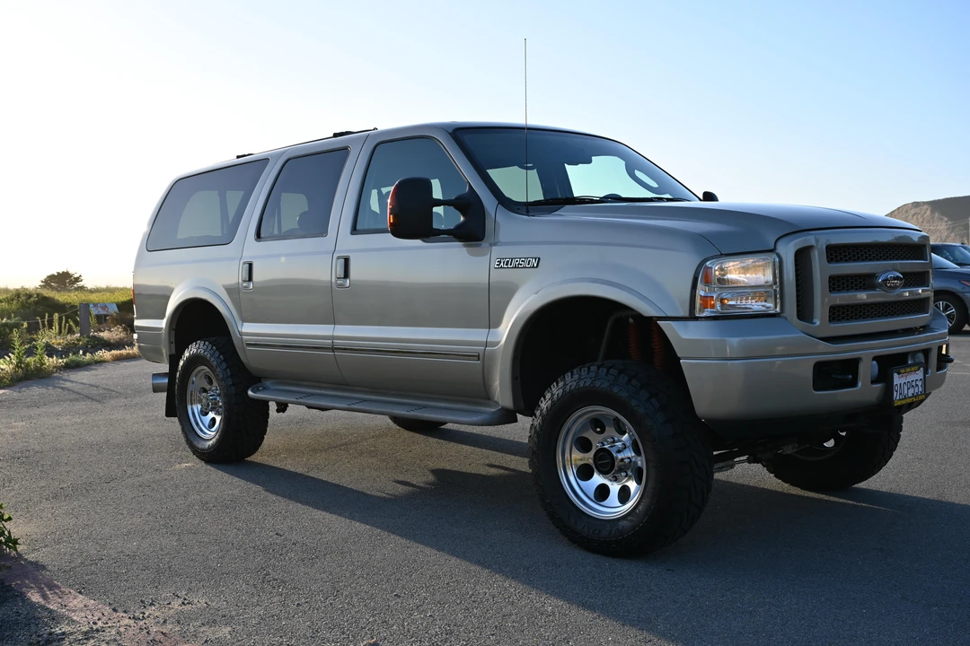 2005 Ford Excursion - Image 25 of 31