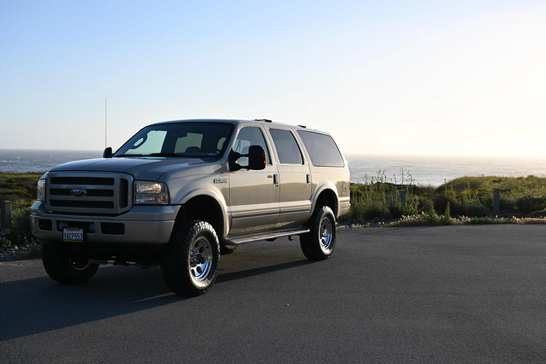 2005 Ford Excursion - Image 10 of 31