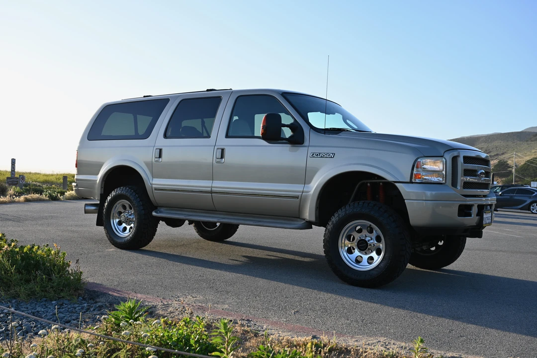 2005 Ford Excursion - Image 24 of 31