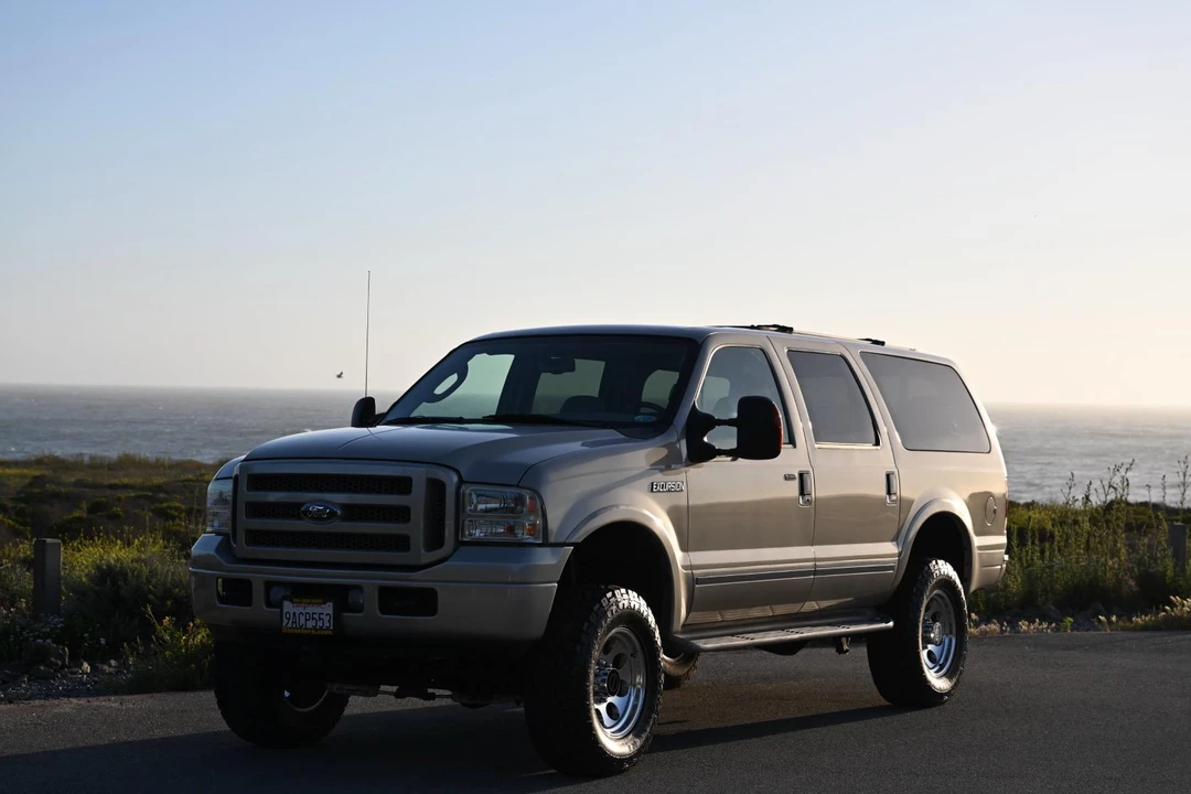 2005 Ford Excursion - Image 11 of 31