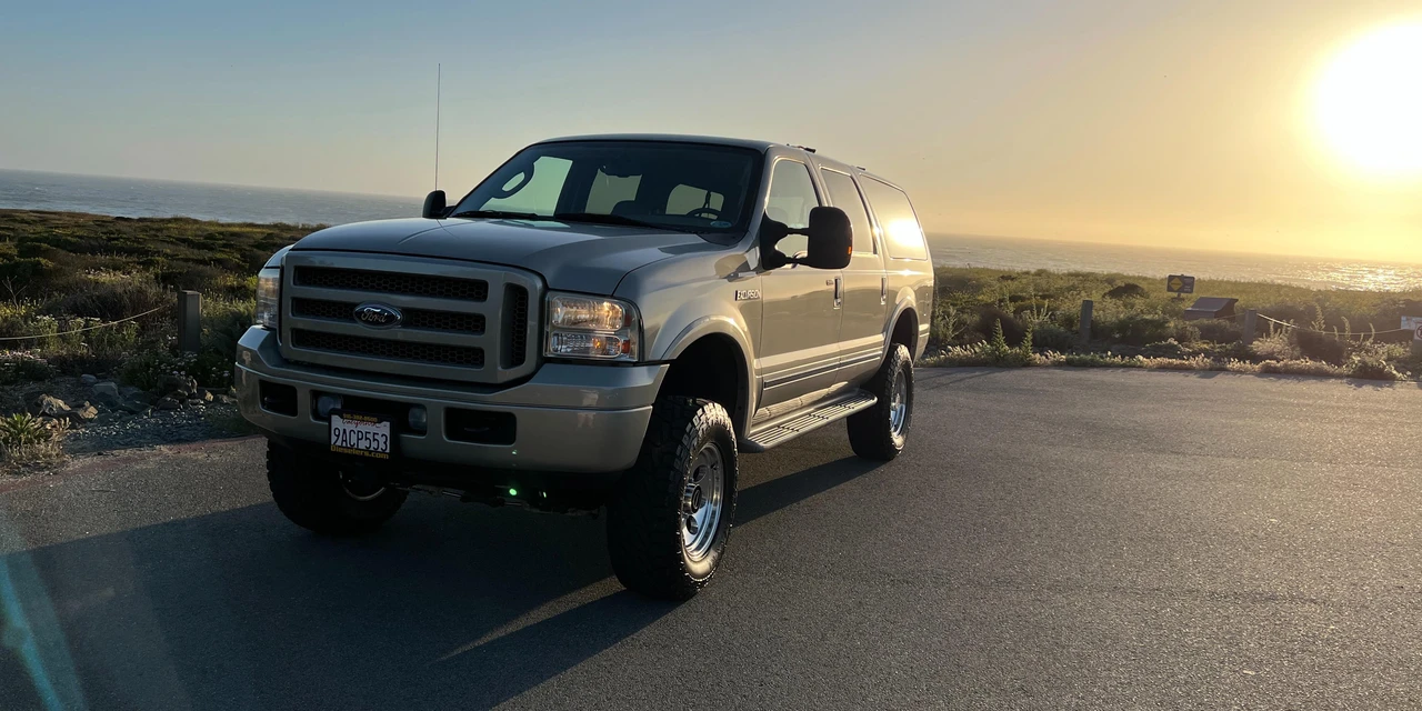 2005 Ford Excursion - Image 6 of 31