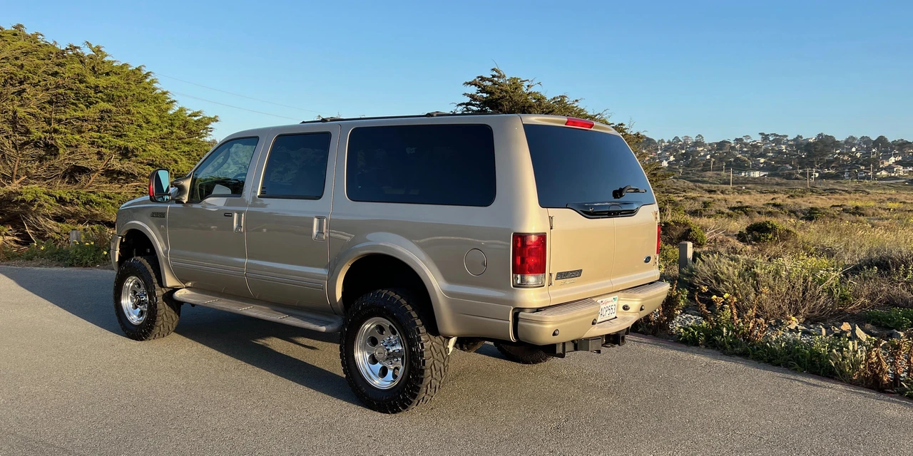 2005 Ford Excursion - Image 17 of 31