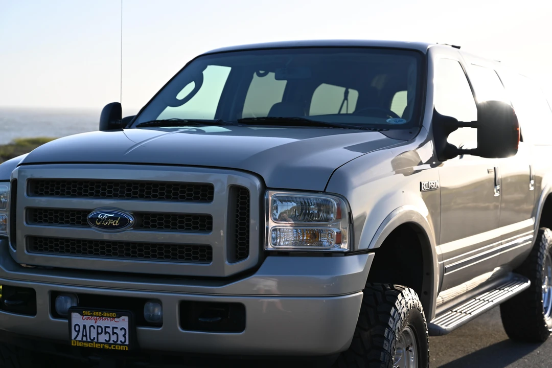 2005 Ford Excursion - Image 28 of 31