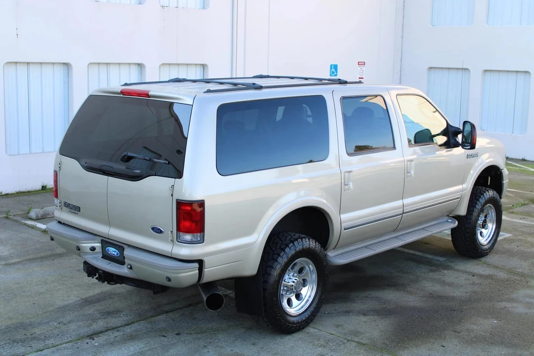 2005 Ford Excursion - Image 21 of 31