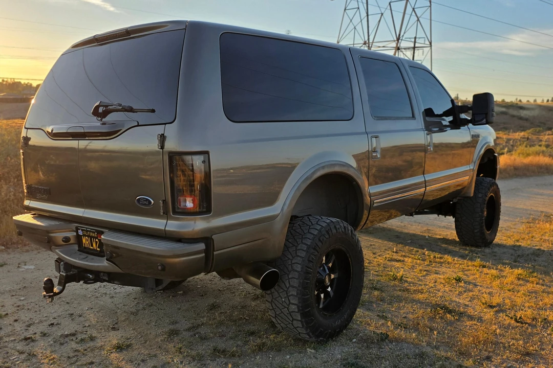 2005 Ford Excursion - Image 13 of 31