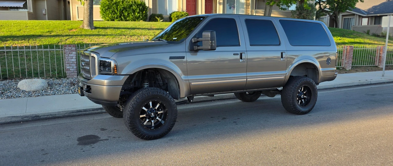 2005 Ford Excursion - Image 27 of 31