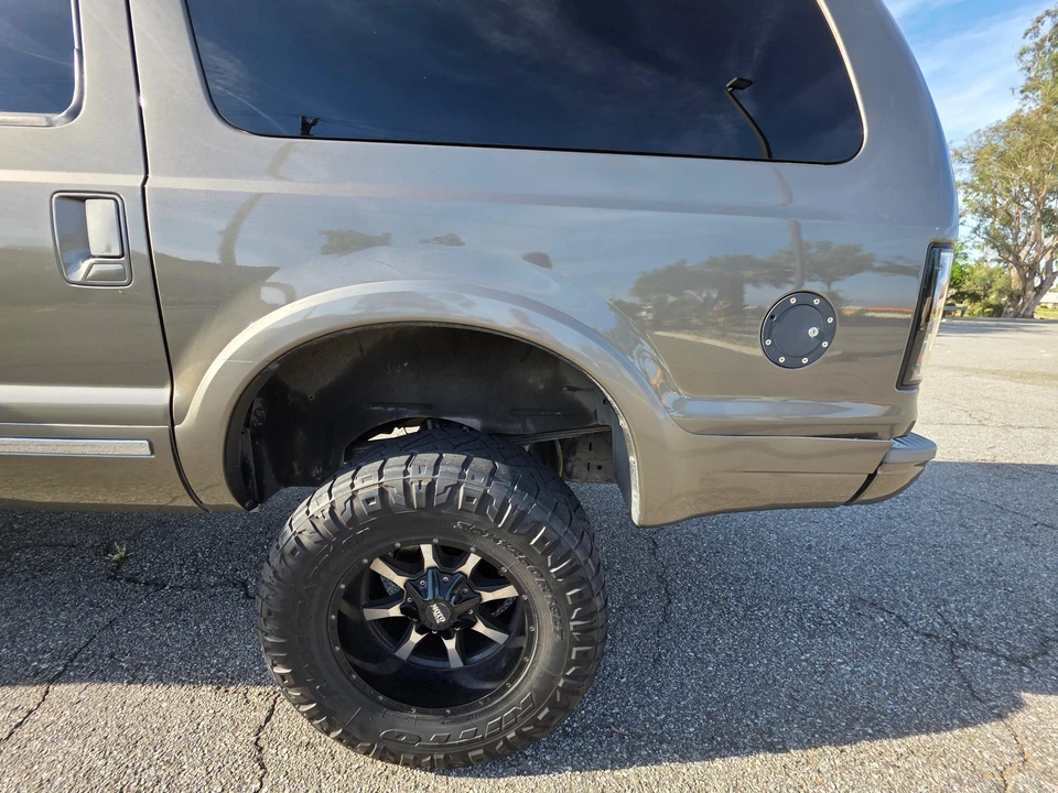2005 Ford Excursion - Image 21 of 31