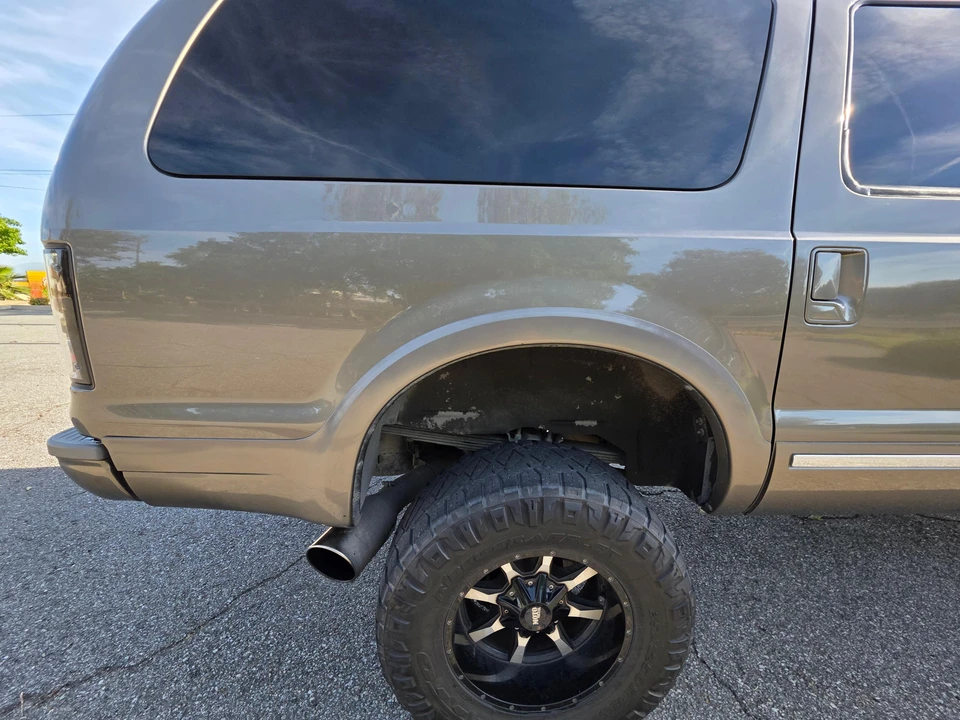 2005 Ford Excursion - Image 22 of 31