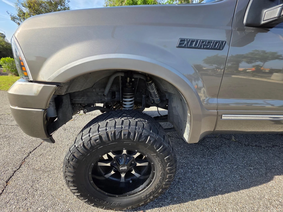 2005 Ford Excursion - Image 20 of 31