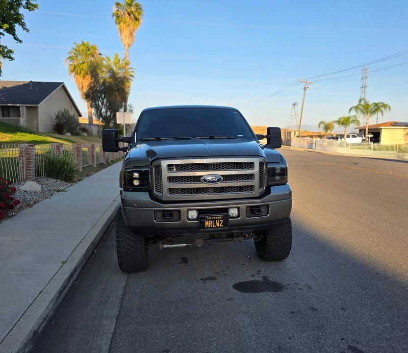 2005 Ford Excursion - Image 26 of 31