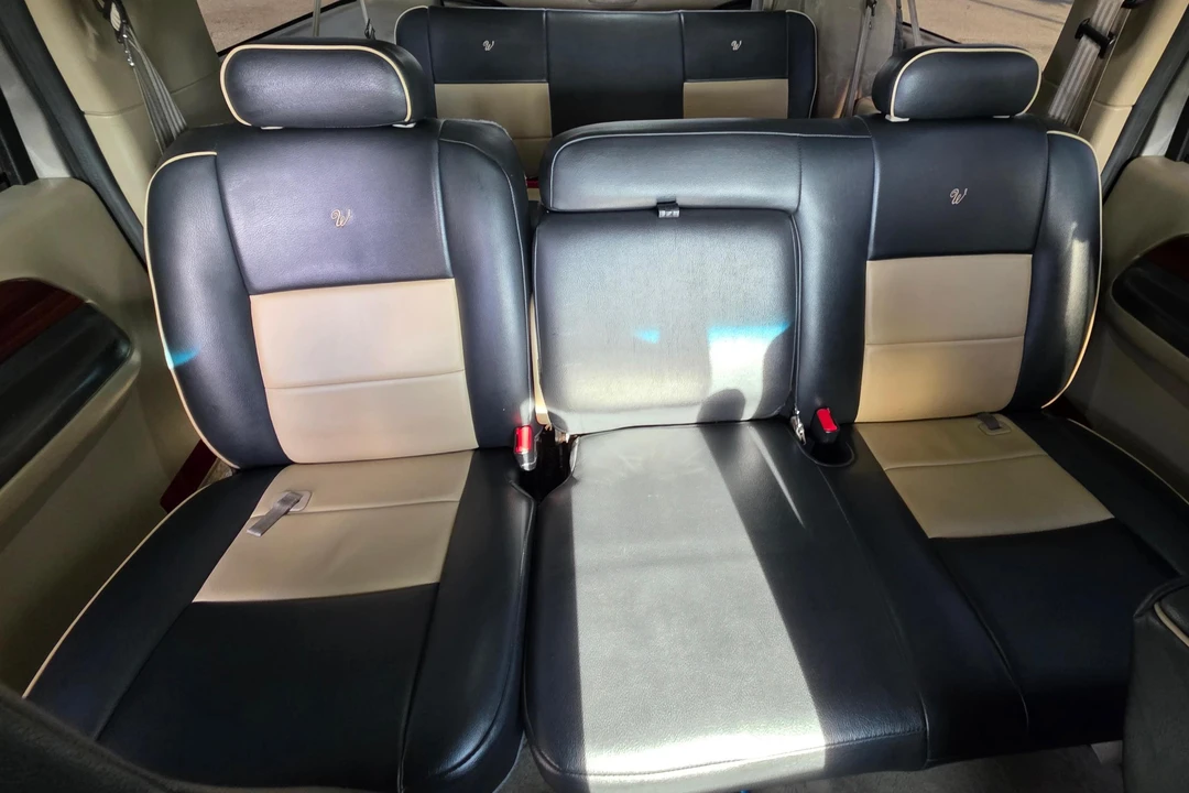 2005 Ford Excursion - Image 31 of 31