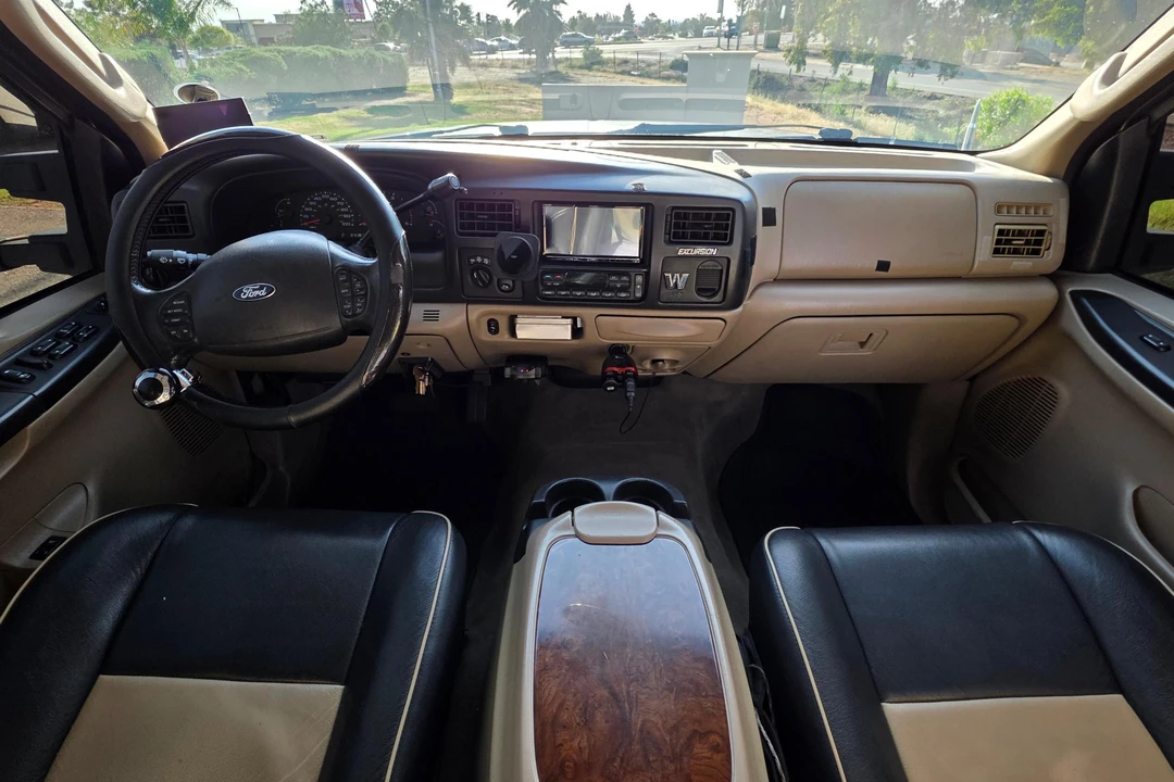 2005 Ford Excursion - Image 29 of 31
