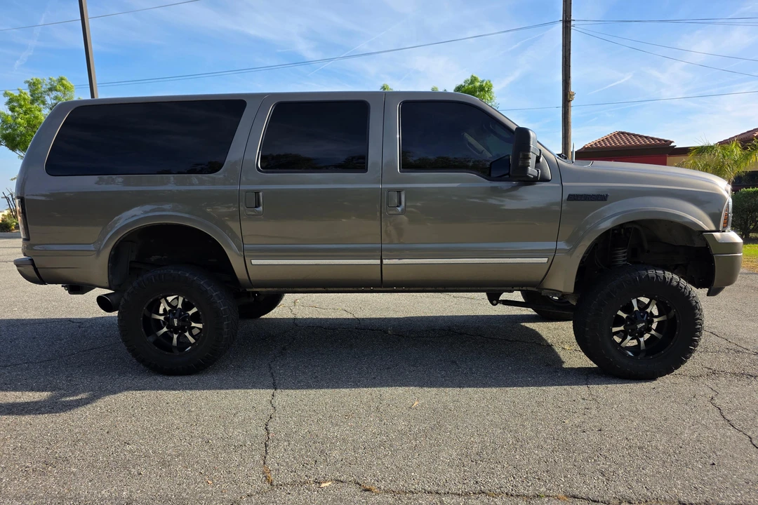 2005 Ford Excursion - Image 3 of 31