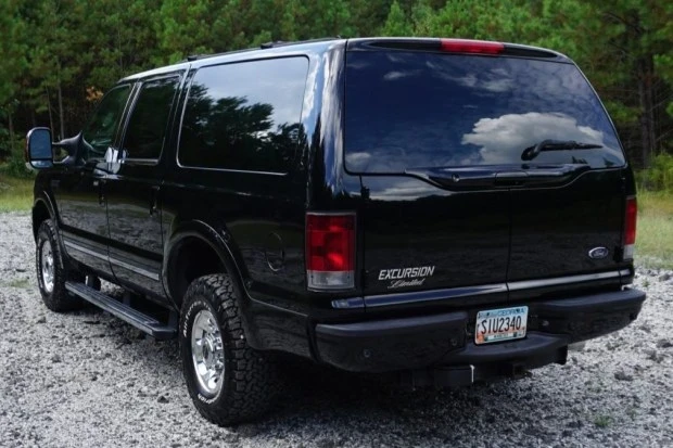 2005 Ford Excursion - Image 2 of 7