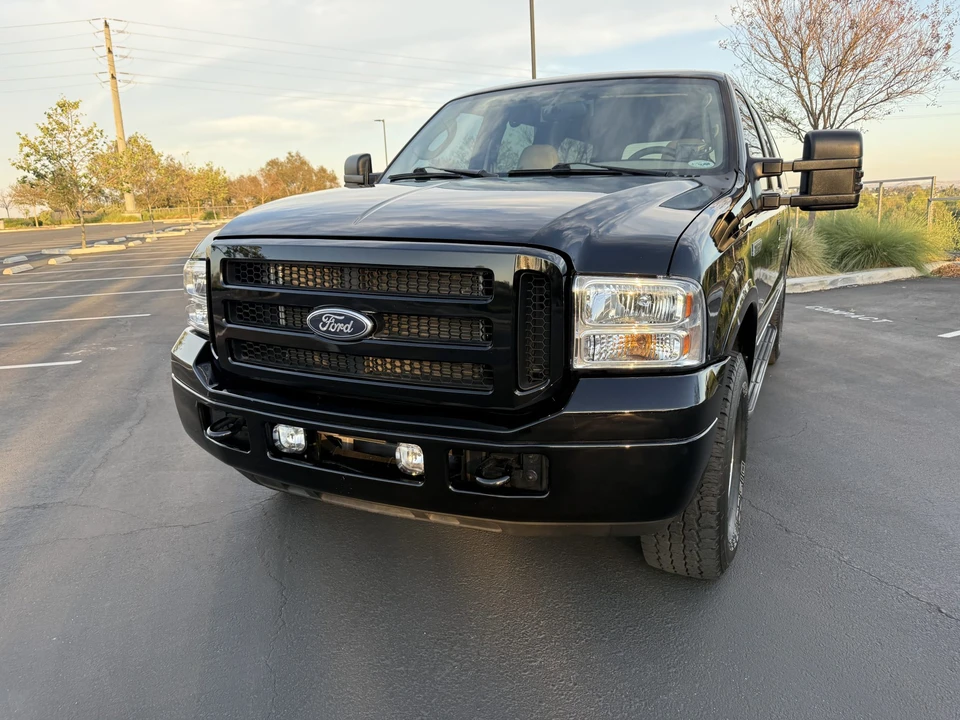 2005 Ford Excursion - Image 29 of 31