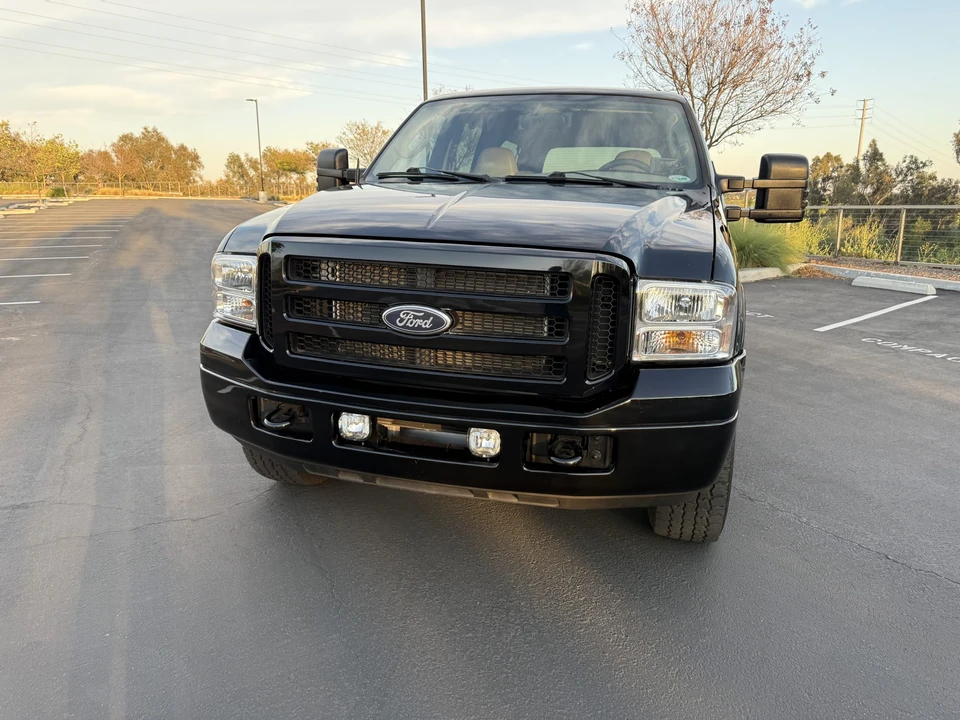 2005 Ford Excursion - Image 30 of 31