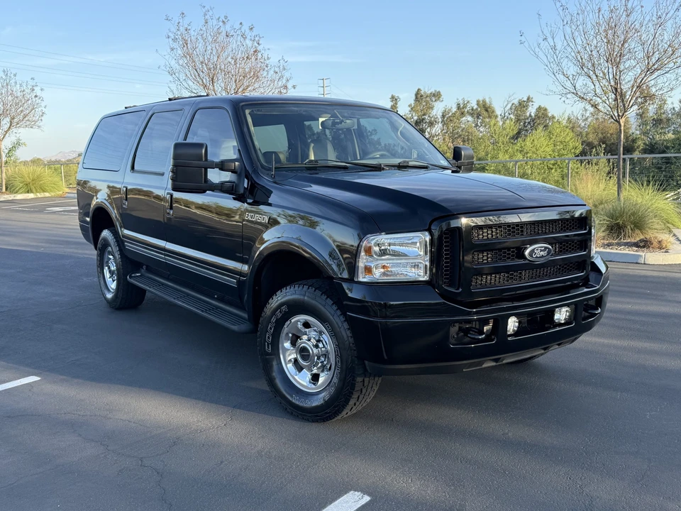 2005 Ford Excursion - Image 2 of 31