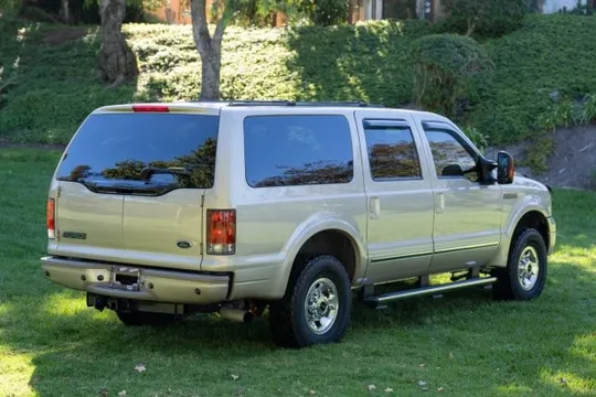 2005 Ford Excursion - Image 2 of 8