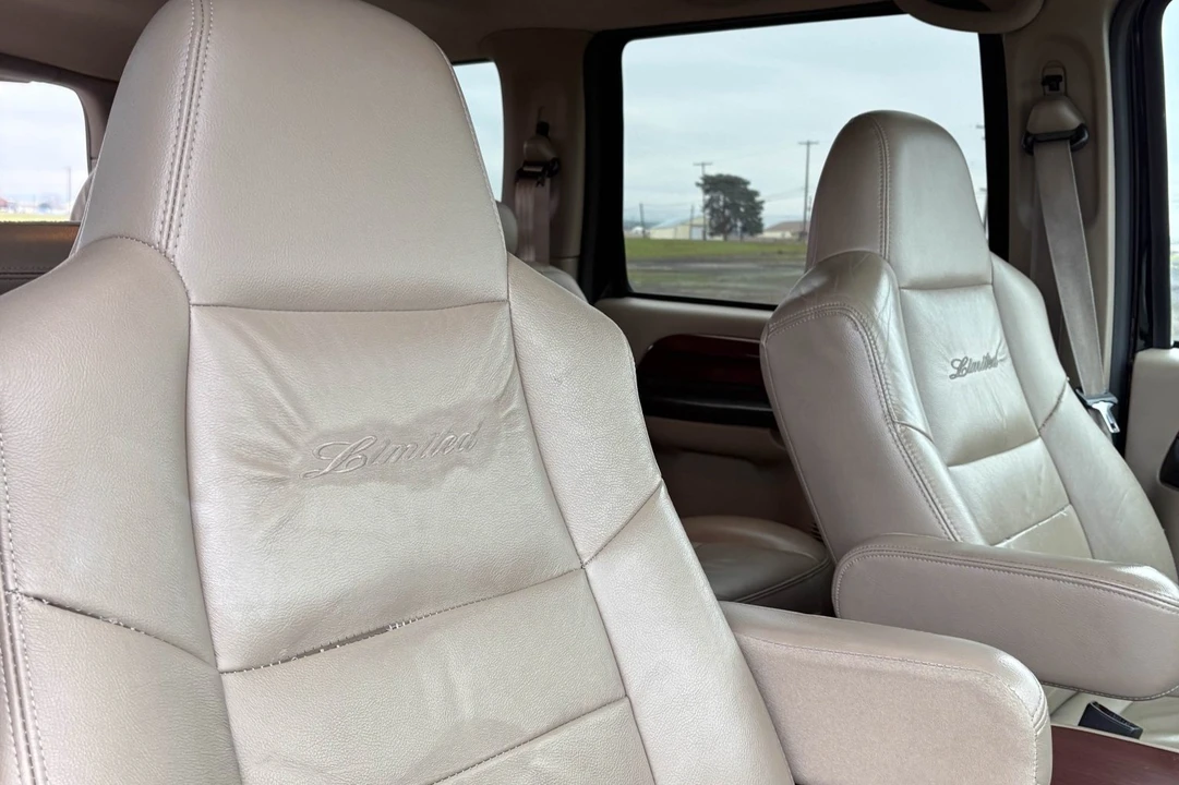 2005 Ford Excursion - Image 4 of 7