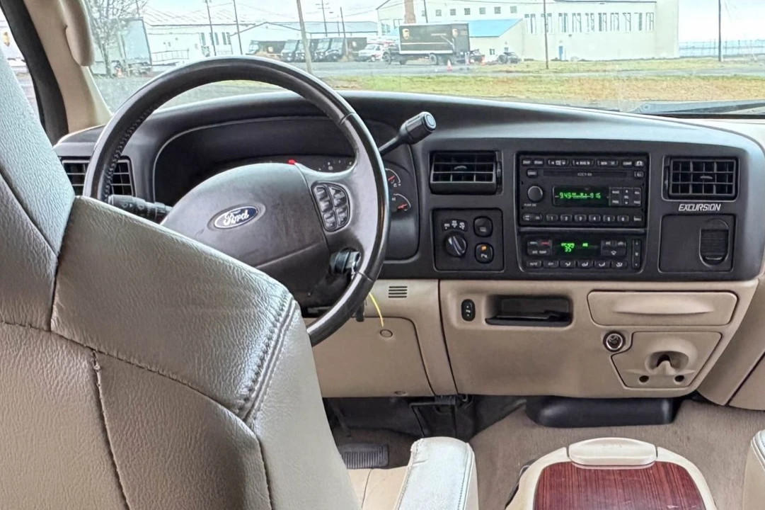 2005 Ford Excursion - Image 5 of 7