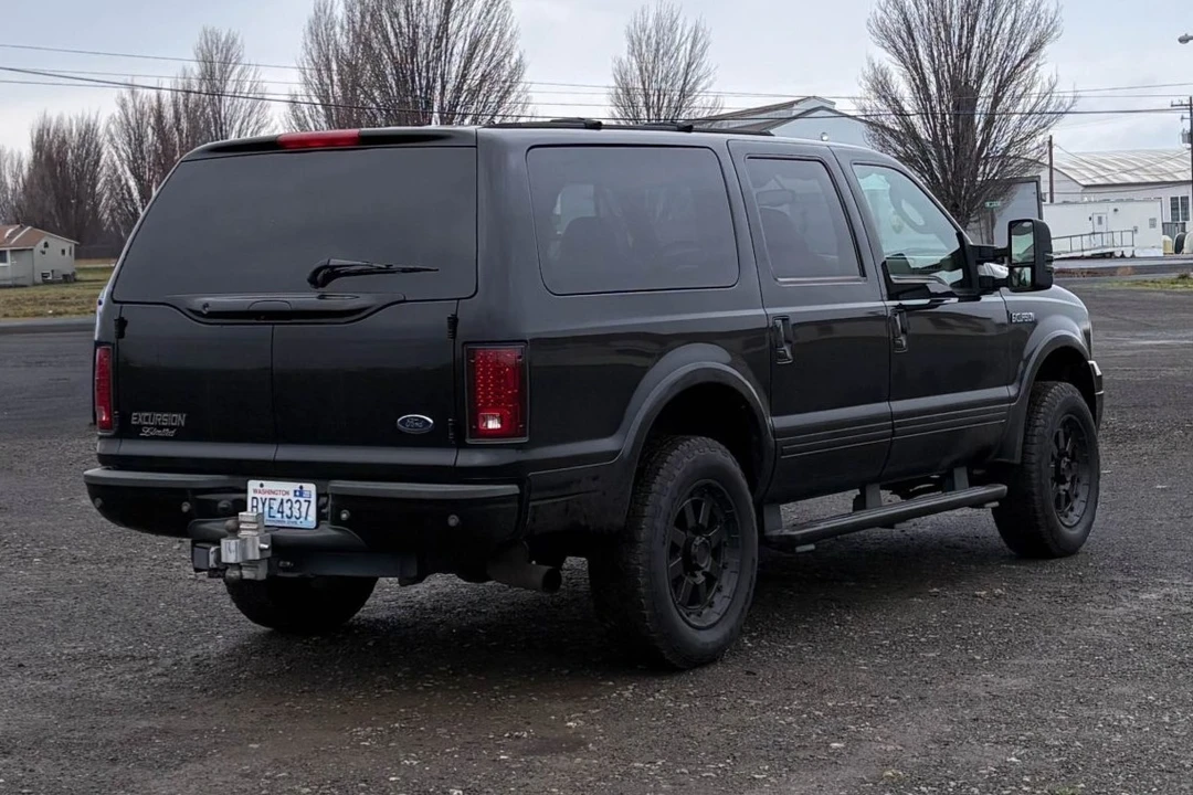 2005 Ford Excursion - Image 2 of 7