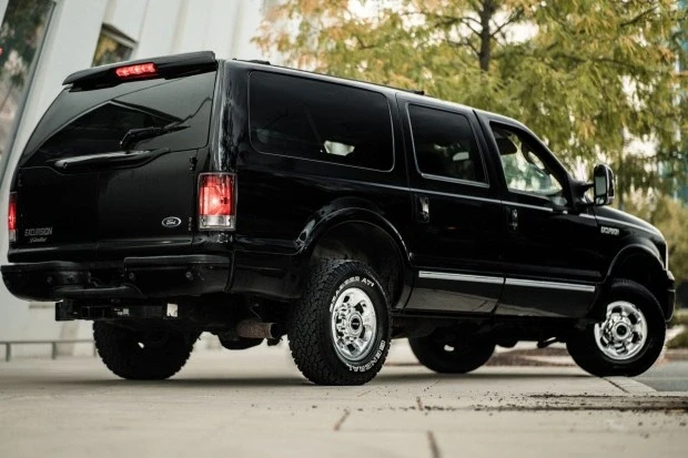 2005 Ford Excursion - Image 3 of 7