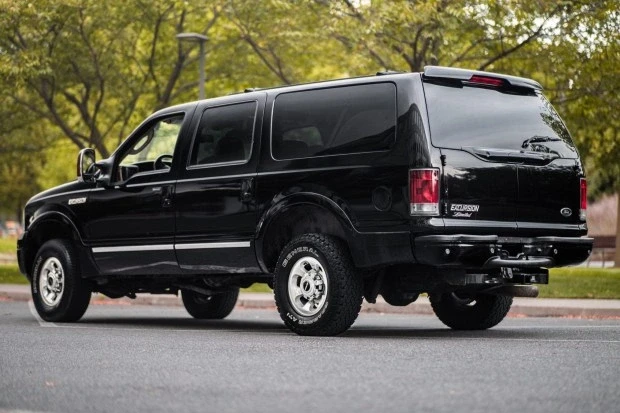 2005 Ford Excursion - Image 2 of 7