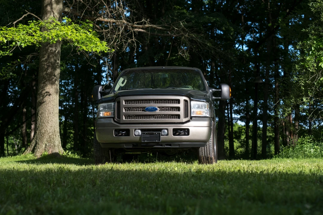 2005 Ford Excursion - Image 12 of 31