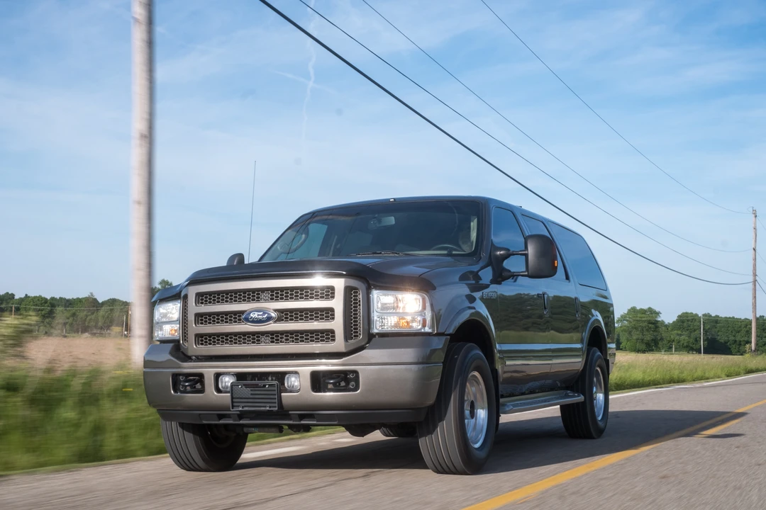 2005 Ford Excursion - Image 8 of 31