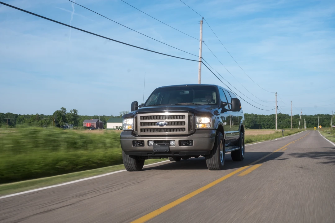 2005 Ford Excursion - Image 4 of 31