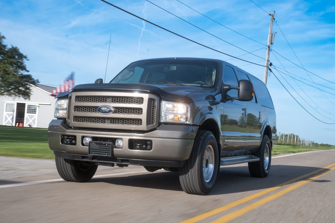 2005 Ford Excursion - Image 9 of 31
