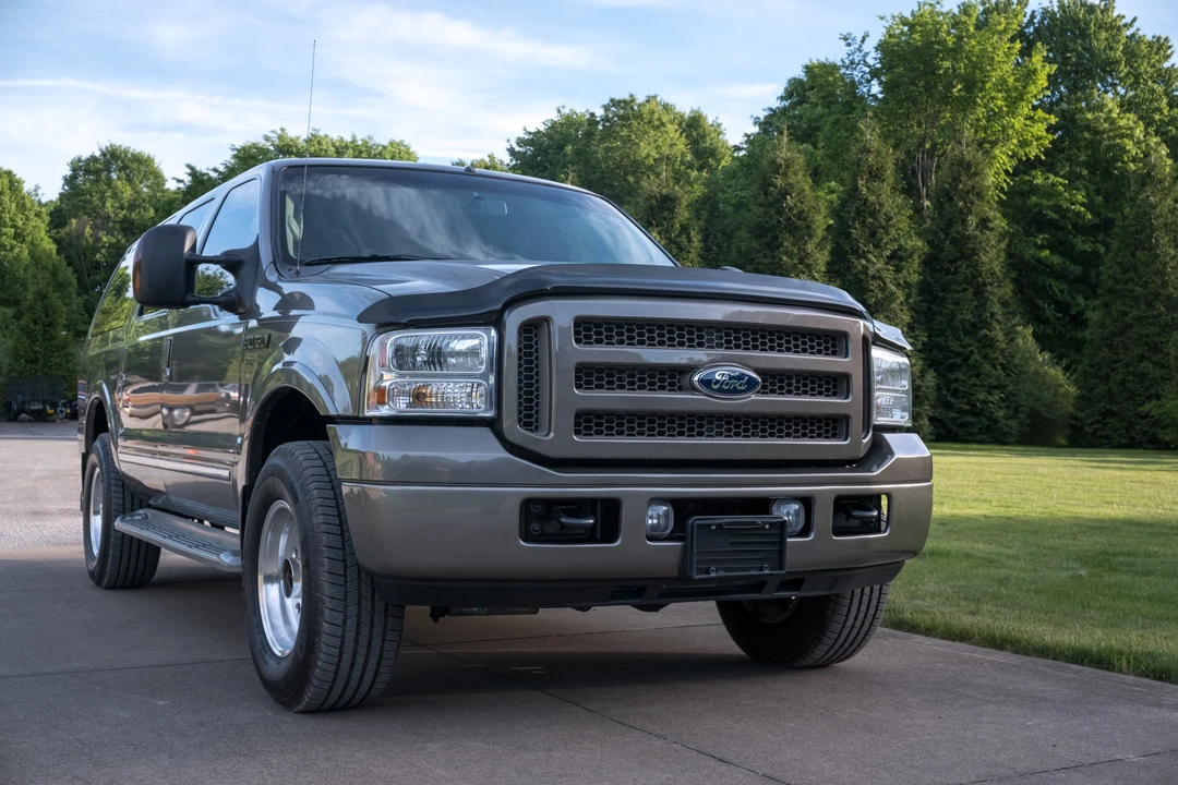2005 Ford Excursion - Image 16 of 31