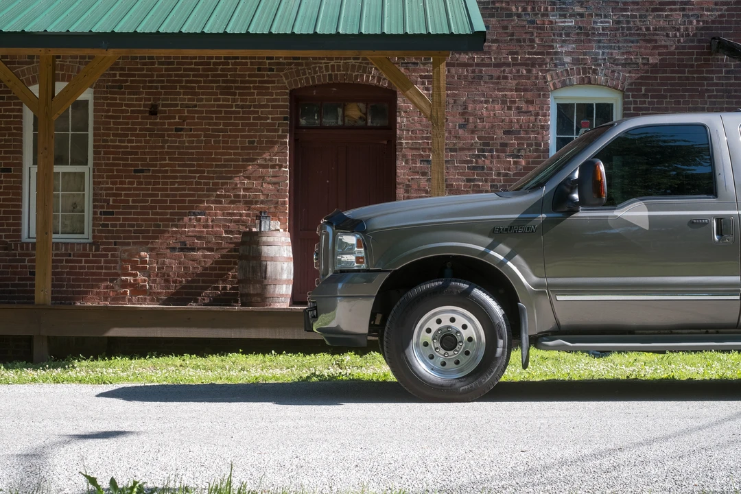 2005 Ford Excursion - Image 29 of 31