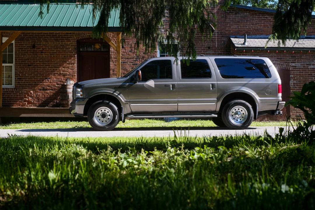 2005 Ford Excursion - Image 25 of 31